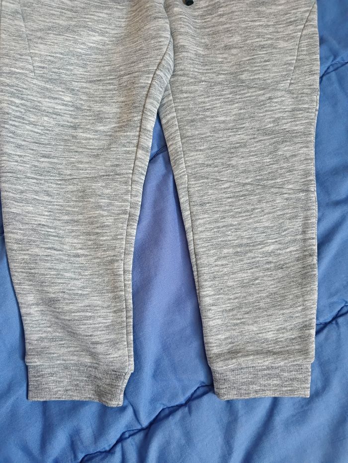 Pantalon jogging 4ans Neuf - photo numéro 3