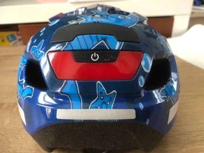 Casque vélo enfant avec éclairage intégré - photo numéro 4