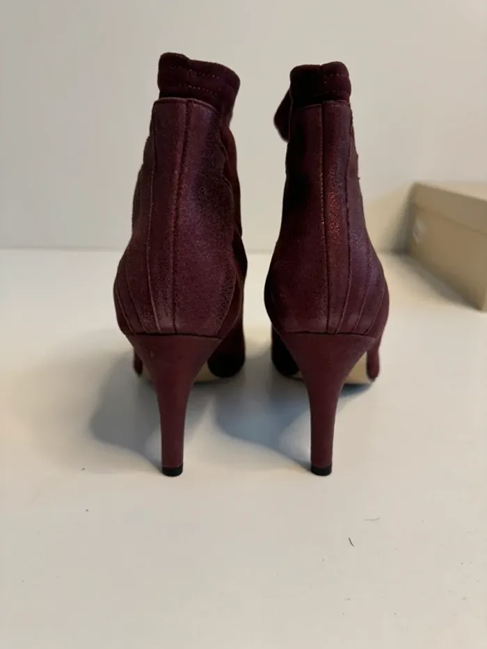 Belles bottines à talons Elizabeth Stuart couleur Bordeaux taille 38 neuves dans leur boîte. - photo numéro 4
