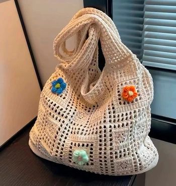 Sac fourre-tout en crochet avec fleurs colorées brodées