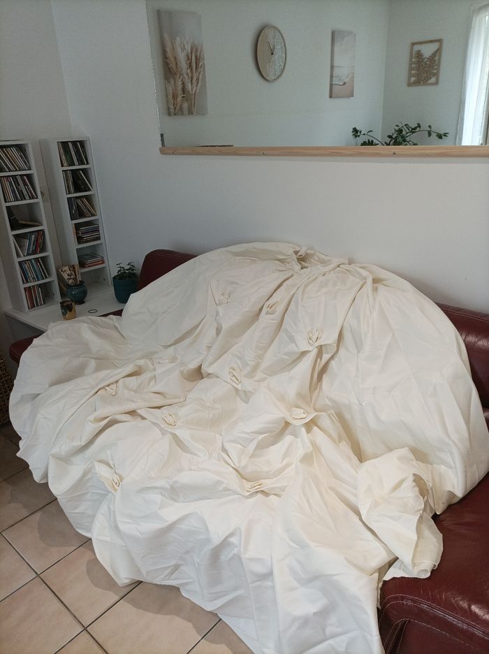 Robe de mariée  couleur ivoire matrimonia avec les gants ,un voile et un jupon. Possibilité d'une paire de chaussures en plus sur demande si ça plaît. - photo numéro 5