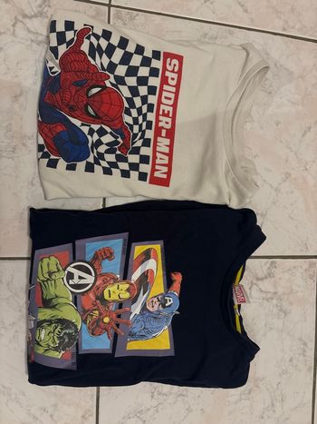 Lot de 2 tee shirt Marvel en 12 ans 