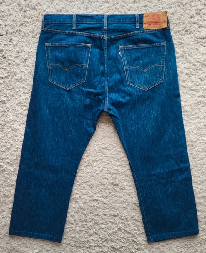 Jean Levi's bleu Taille 52 FR raccourci en L30 - photo numéro 5