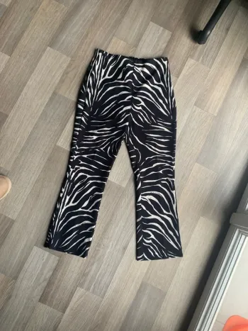 Pantalon court zébré