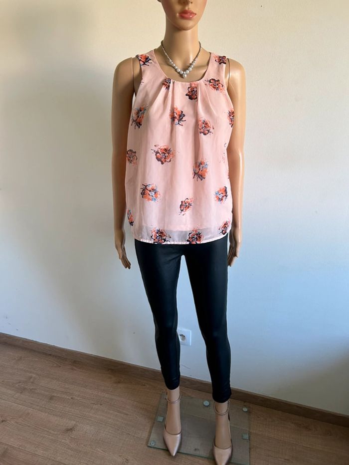 Blouse rose et fleurie sans manches Vero Moda taille XS jamais portée - photo numéro 3