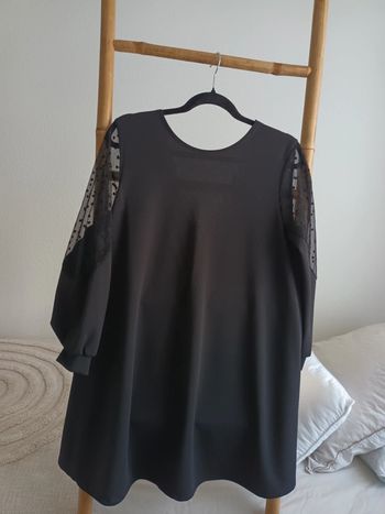 Robe noire avec dentelle taille unique