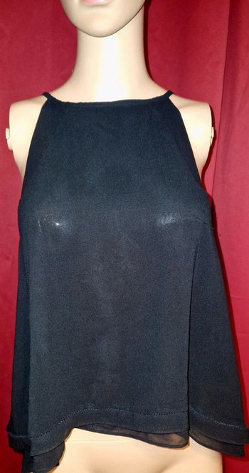 Joli haut noir bras nu taille M Zara