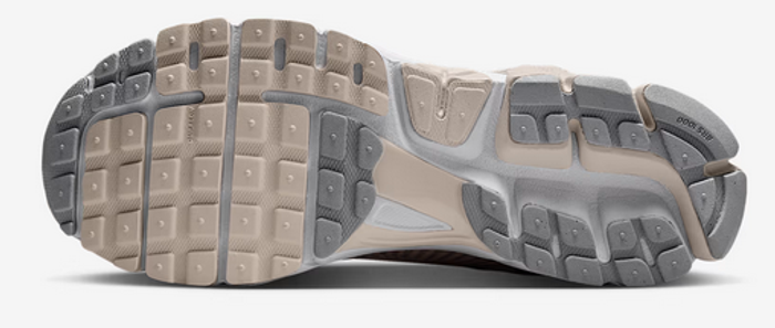 Nike Zoom Vomero 5 Pointure 40 - photo numéro 2