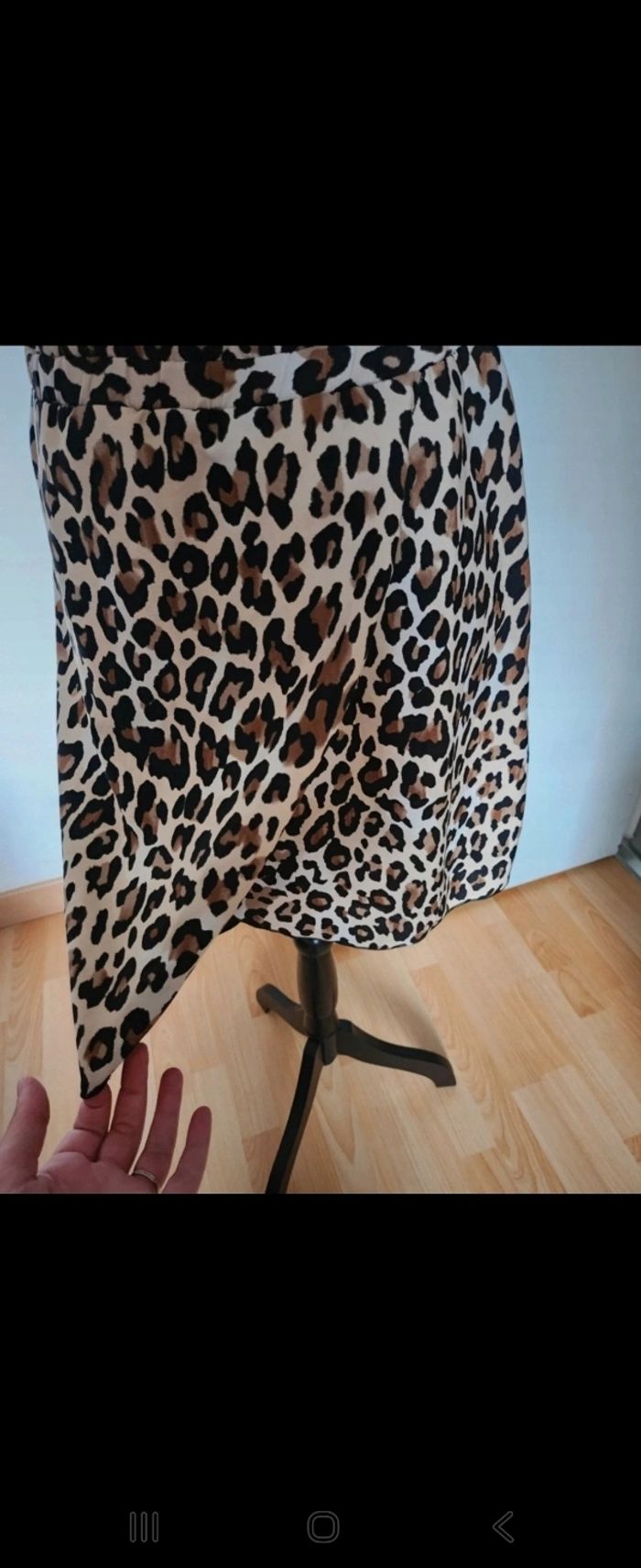 Superbe Robe Cintrée Léopard H&M taille 34 - photo numéro 2