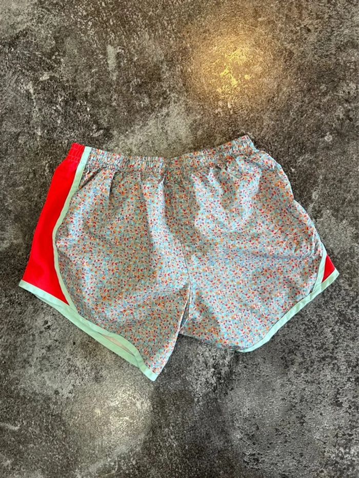 Short sport femme Nike taille XS Pantalón corto deportivo mujer Pantaloncino donna Damen - photo numéro 3