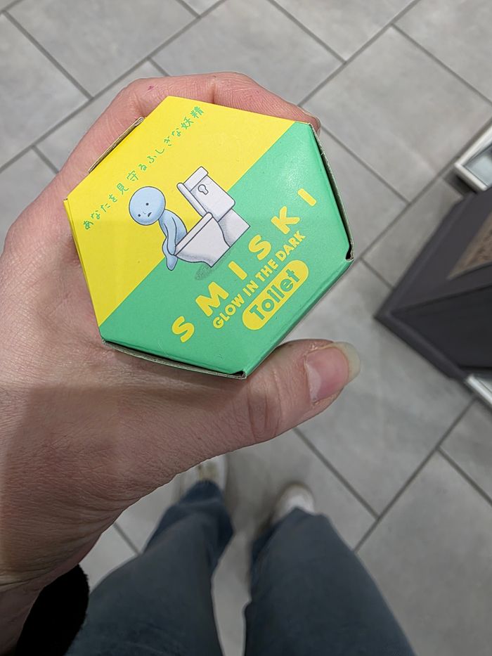 Figurine smiski toilettes - photo numéro 3