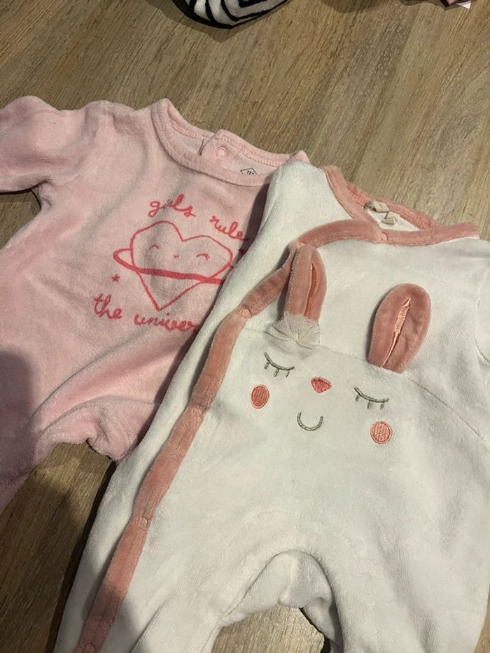 Lot 2 pyjamas