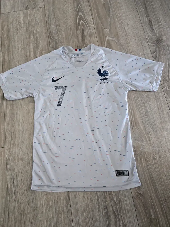 Tee shirt foot collector