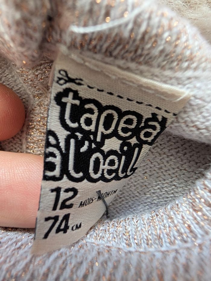 Robe bébé fille 12 mois Tape à l’Œil – haut tricot doré & jupe tulle blanche à motifs dorés – TBE - photo numéro 4