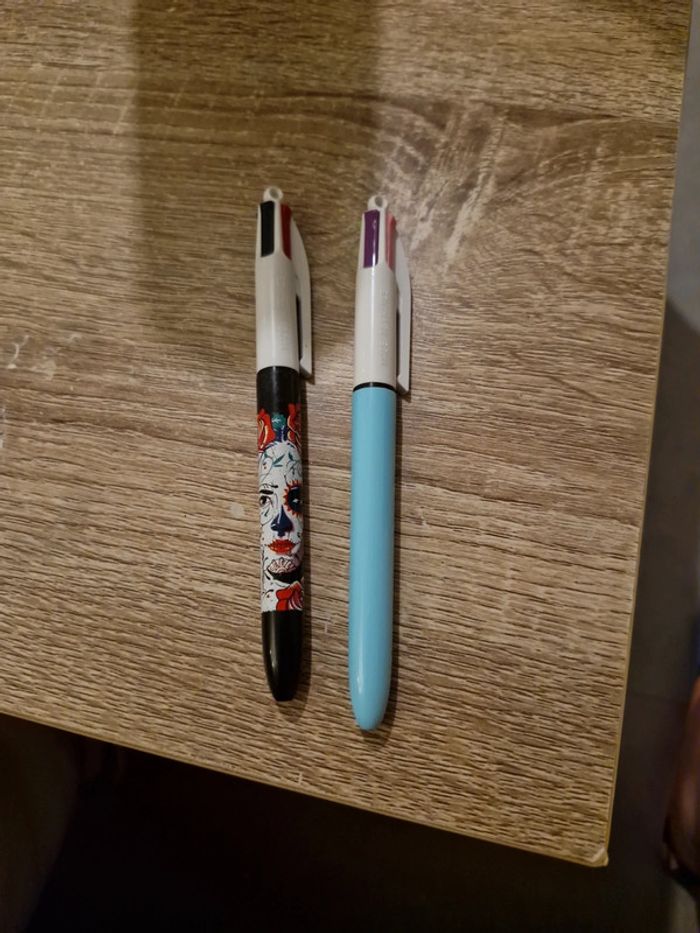 Lot deux 4 couleurs Bic - photo numéro 2