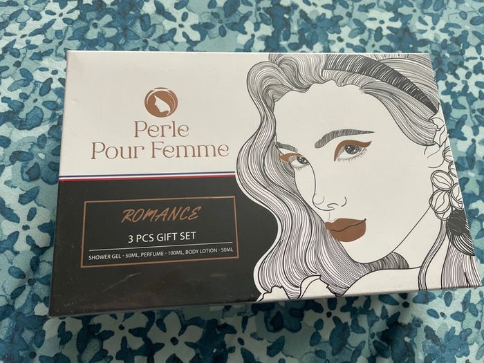 1 coffret  3 pièces perle pour femme Romance