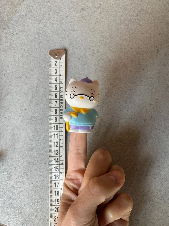 Figurine marionnettes de doigts hello kitty sanrio papi