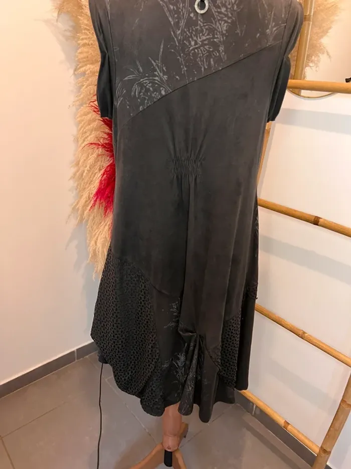 Robe grise suédine - photo numéro 7