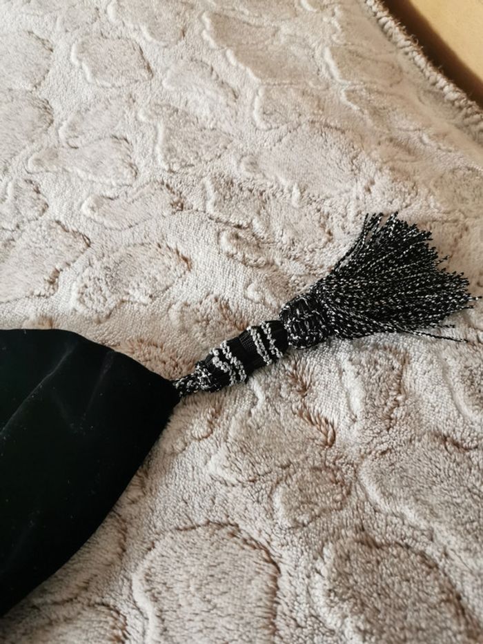 Robe à capuche orientale style kaftan en velours noir pour femme - photo numéro 6