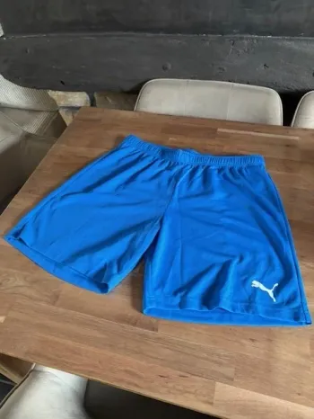 short de football puma bleu taille XL