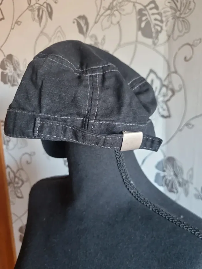 Casquette noire - photo numéro 2