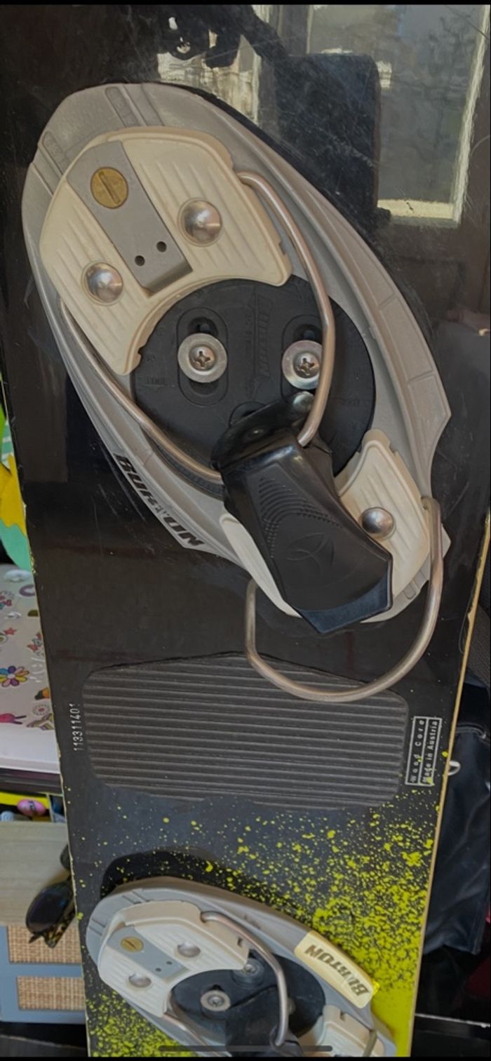 Snowboard BURTON noir brillant  BL 157 - descente, position goofy, fixations incluses - photo numéro 8