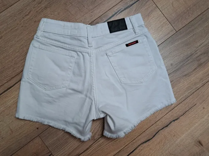 Short jeans blanc - photo numéro 2