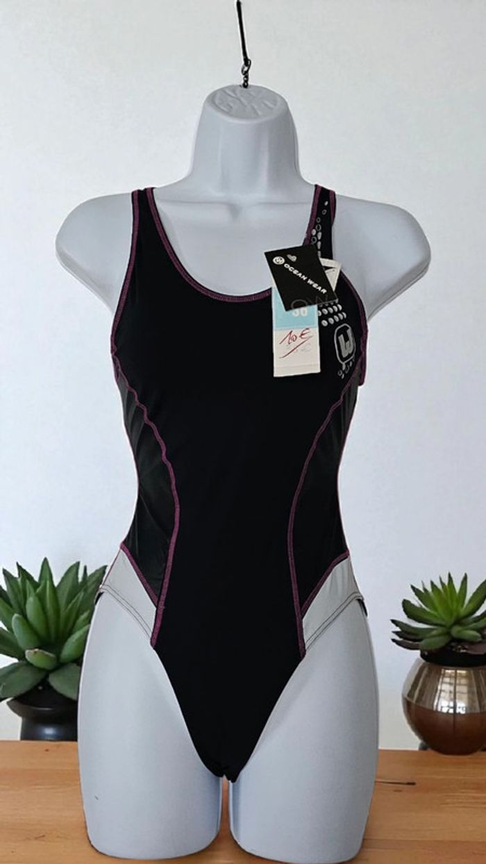 une piece Ocean Wear noir taille 36
