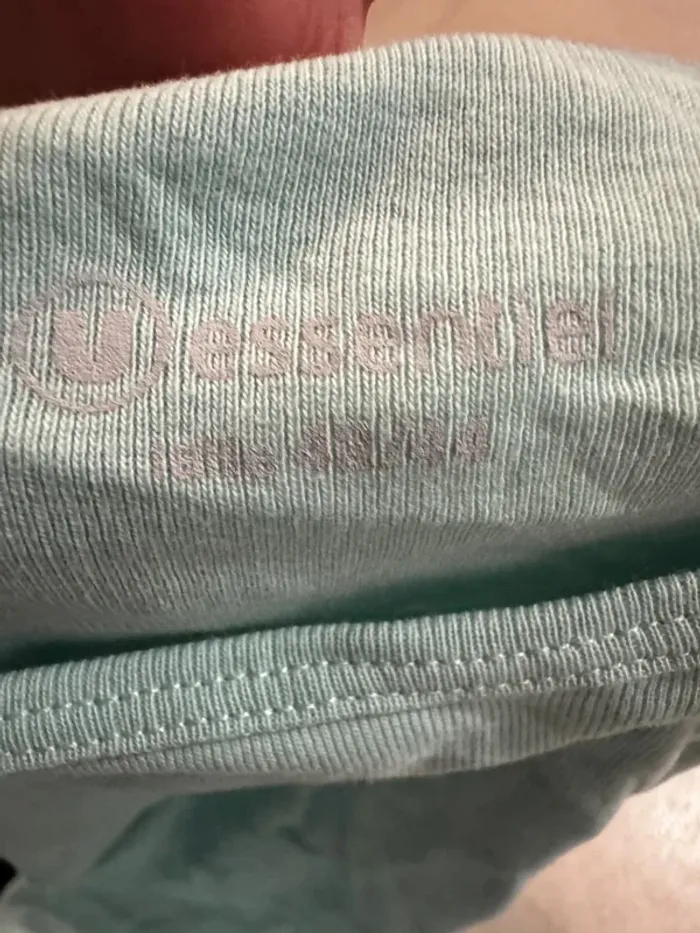 Débardeur turquoise U essentiel taille 42/44, très bon état - photo numéro 2