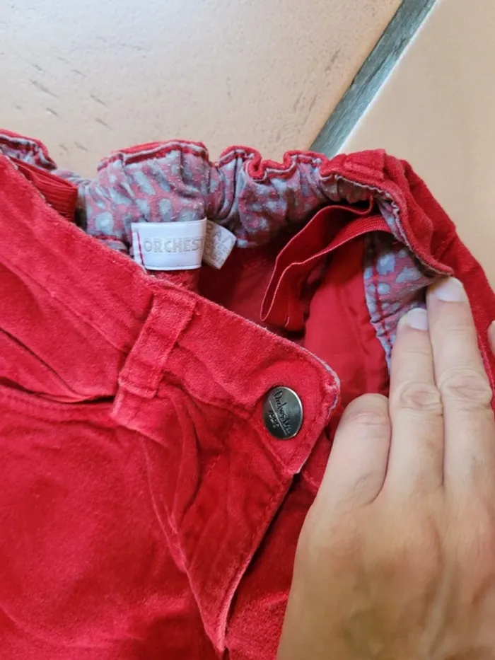 Pantalon  velours rouge 12 ans tbe - photo numéro 2