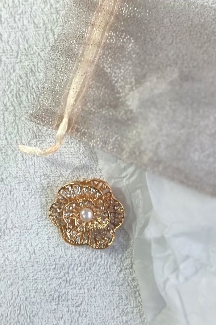 bijou broche / pendentif fleur NEUF - photo numéro 3