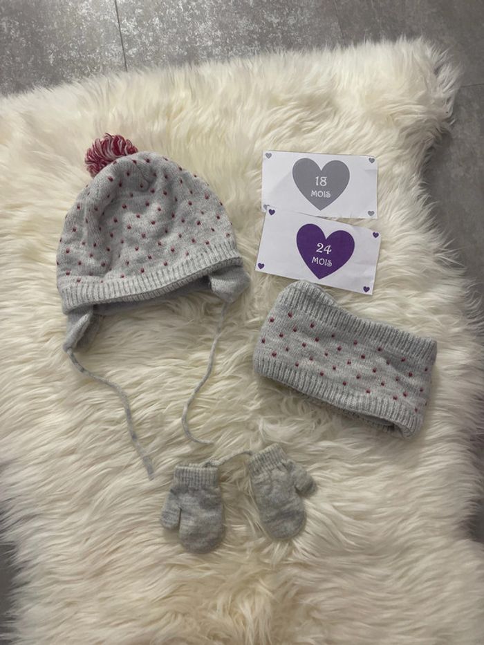 18 / 36 mois - ensemble bonnet gants tour de cou