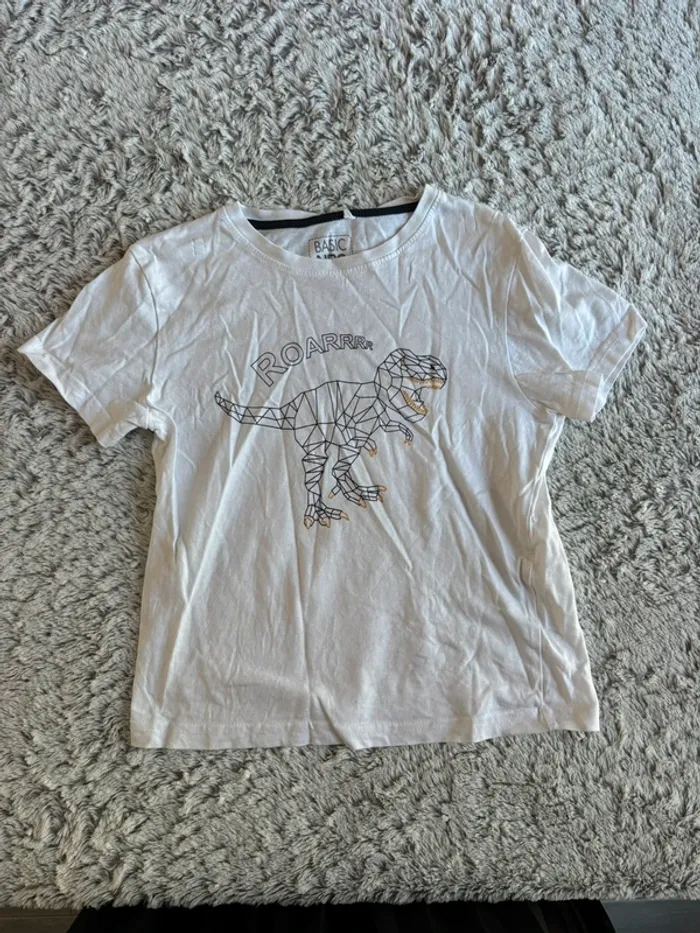 Lot 3 t-shirts 8 ans - photo numéro 4