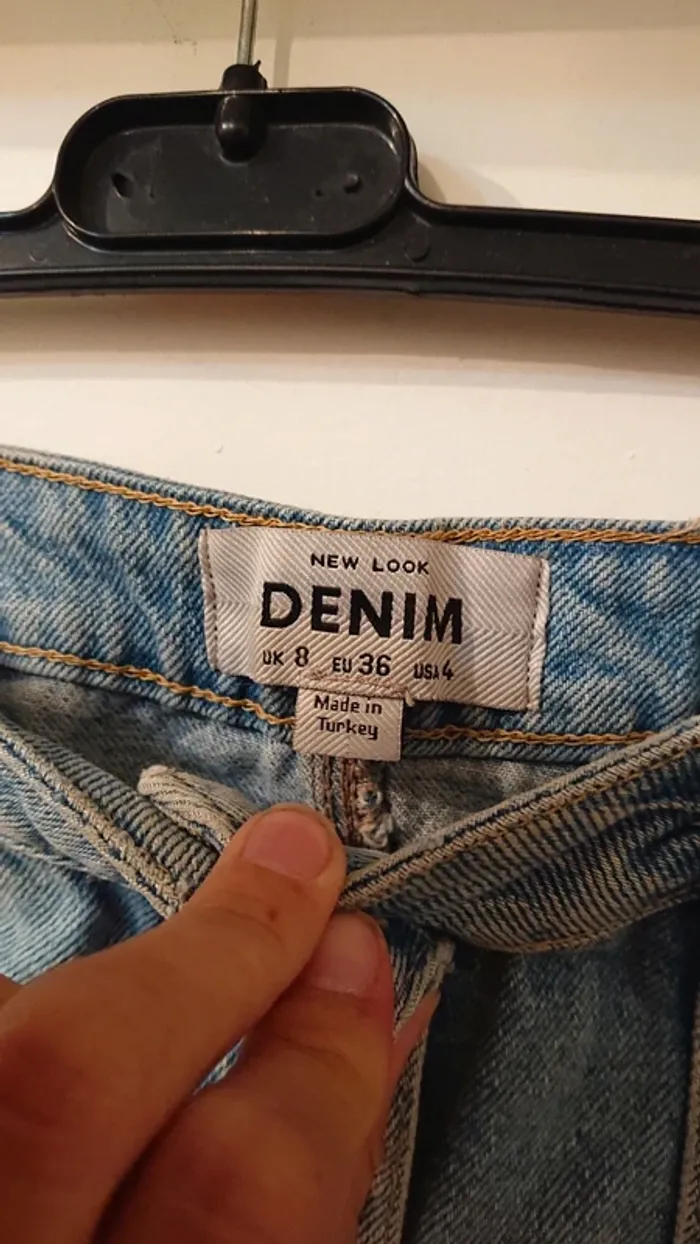Jupe en jeans avec boutons argentés - photo numéro 3
