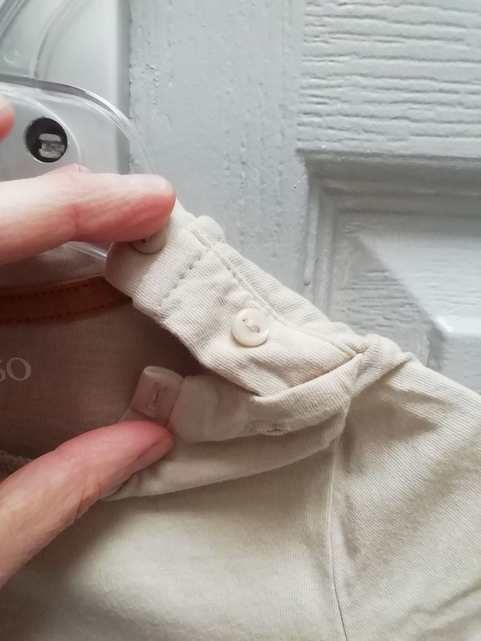 Vends t-shirt garçon été beige avec motif sur le devant - photo numéro 6