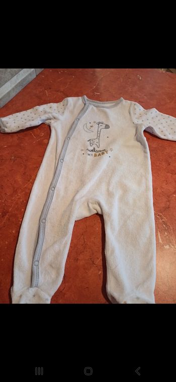 Pyjama bébé taille 3 mois