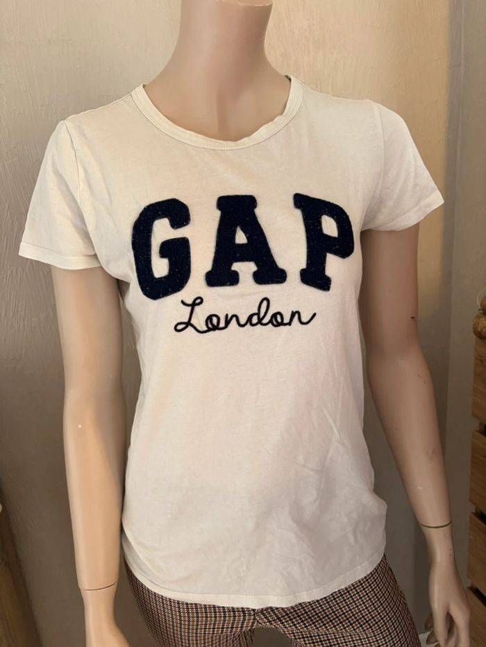 T shirt gap