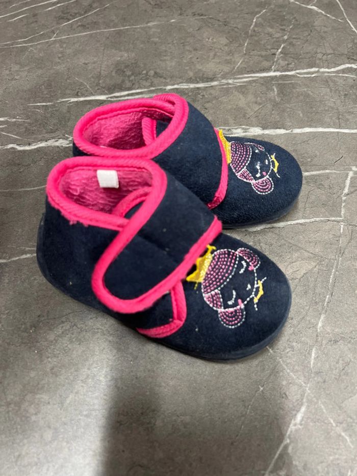 Pantoufles taille 23 - photo numéro 2