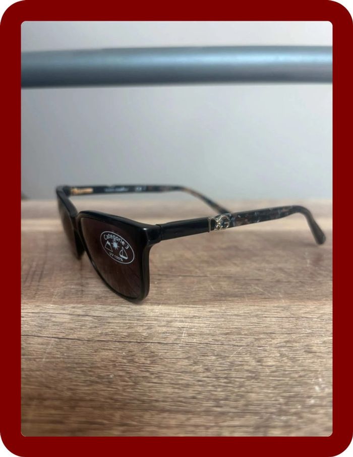 Lunette de soleil  Dolce&Gabanna noir logo doré - photo numéro 2