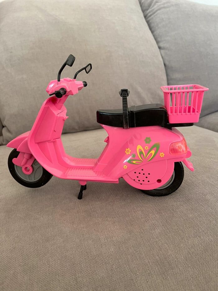 Barbie et scooter - photo numéro 2