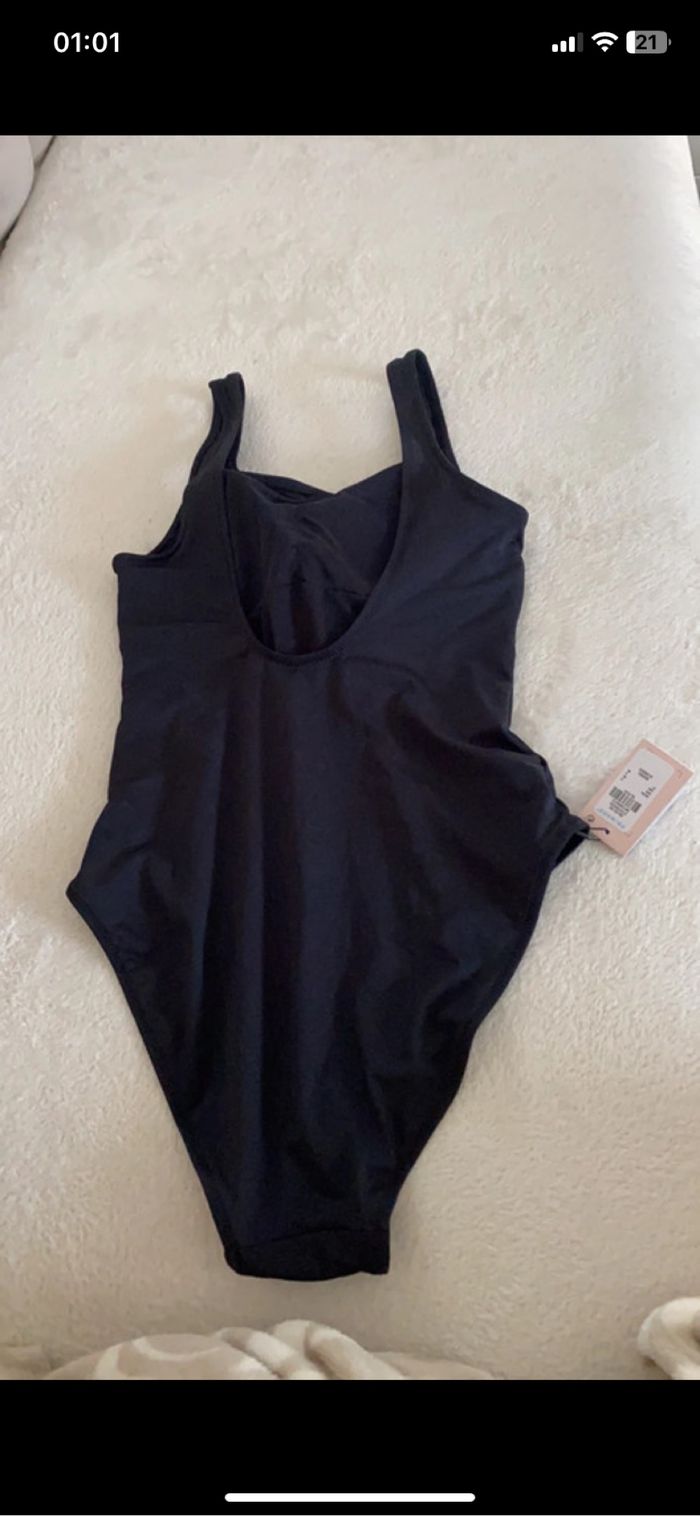 Maillot de bain une pièce neuf - photo numéro 3