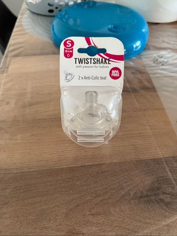 Tétine s twistshake neuve