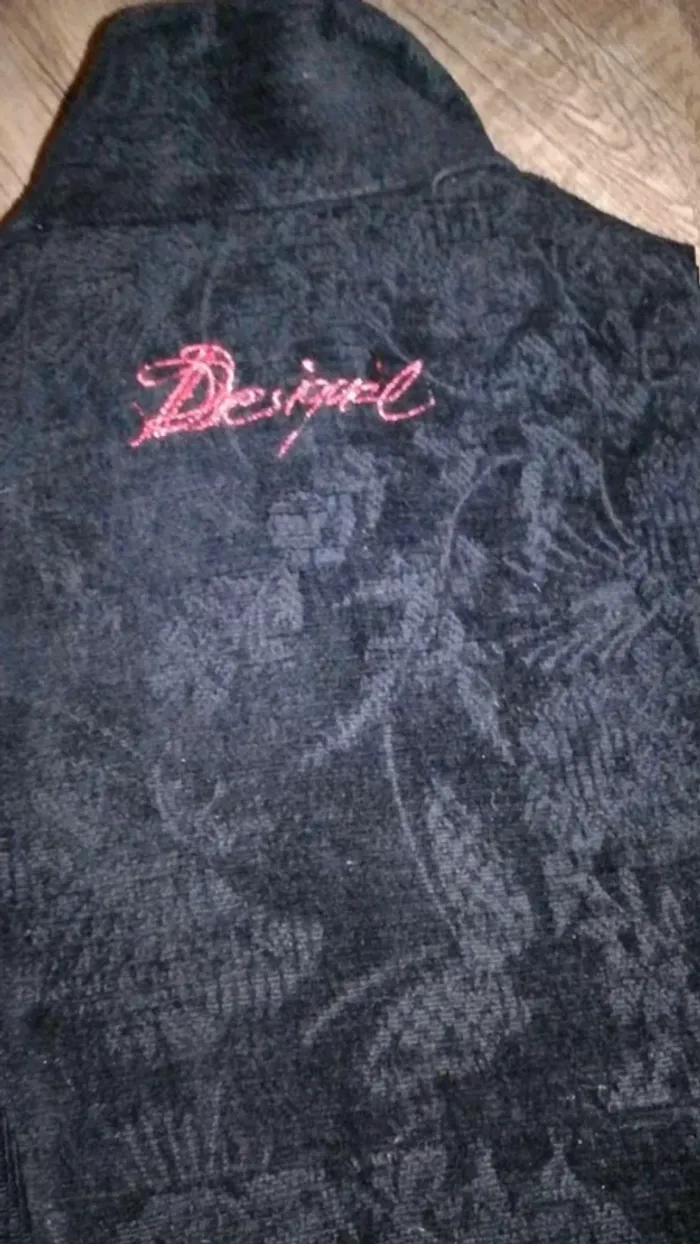 Veste noire motif fleurs - photo numéro 5