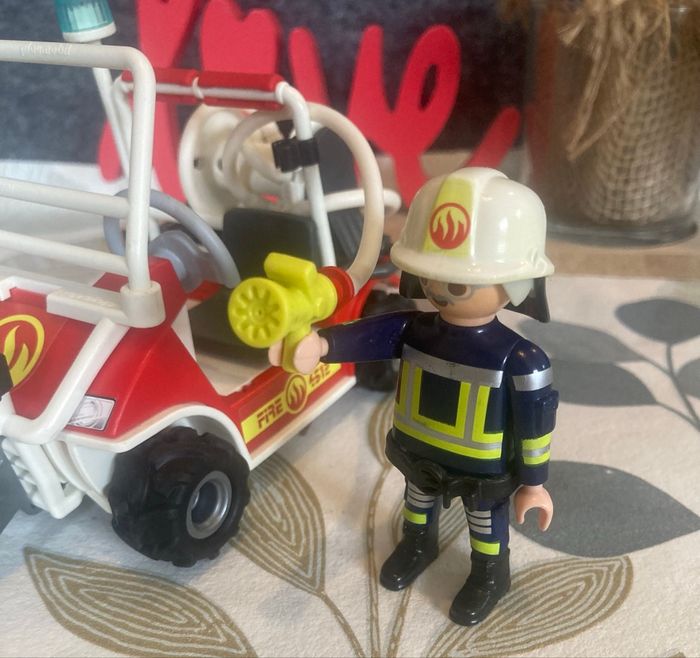 Playmobil - pompiers et 2 personnages - photo numéro 3