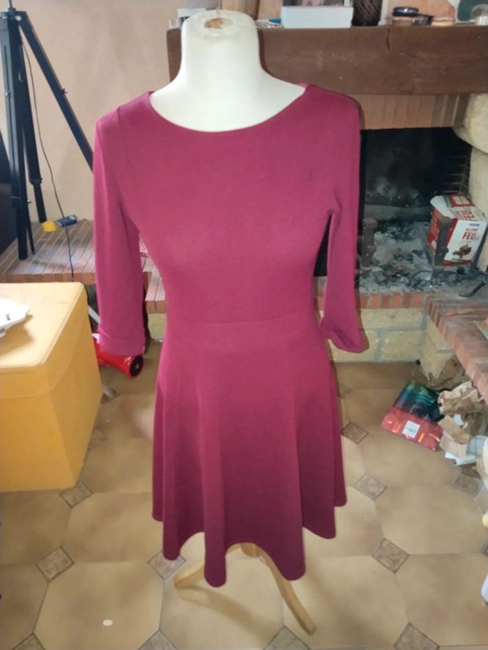 Jolie robe évasé bordeaux