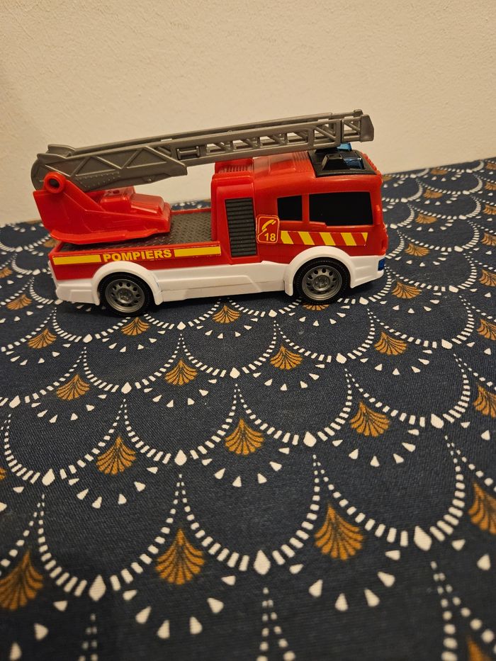 Lot de 3 vehicules police pompiers et samu - photo numéro 5