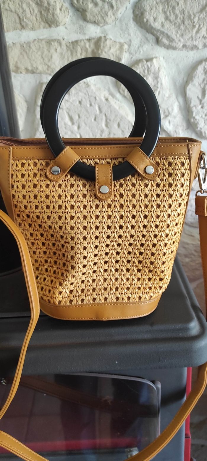 Sac à main avec bandoulière - photo numéro 2