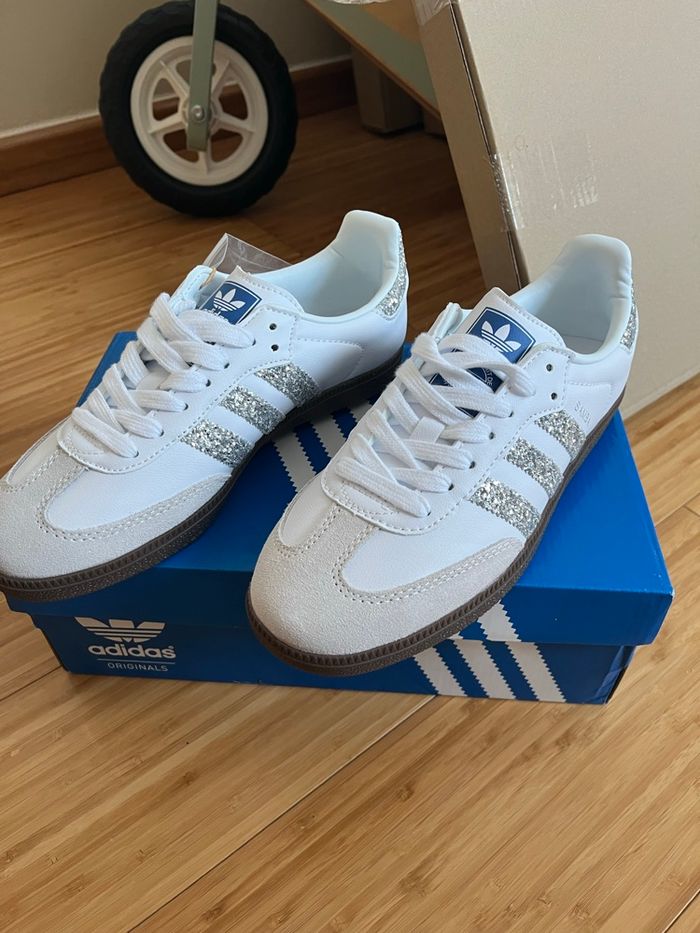 Adidas spezial argenté