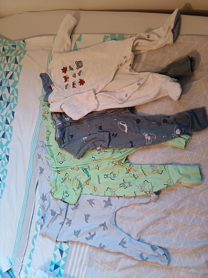 4 pyjamas 6 mois