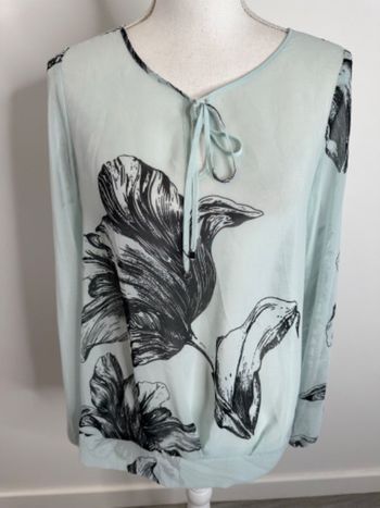 Blouse oversize à fleurs bleue ciel et noir Suzy Shier T34 XS